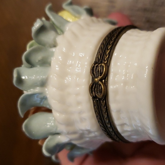 Flower Basket Trinket Box - Picture 6 of 10